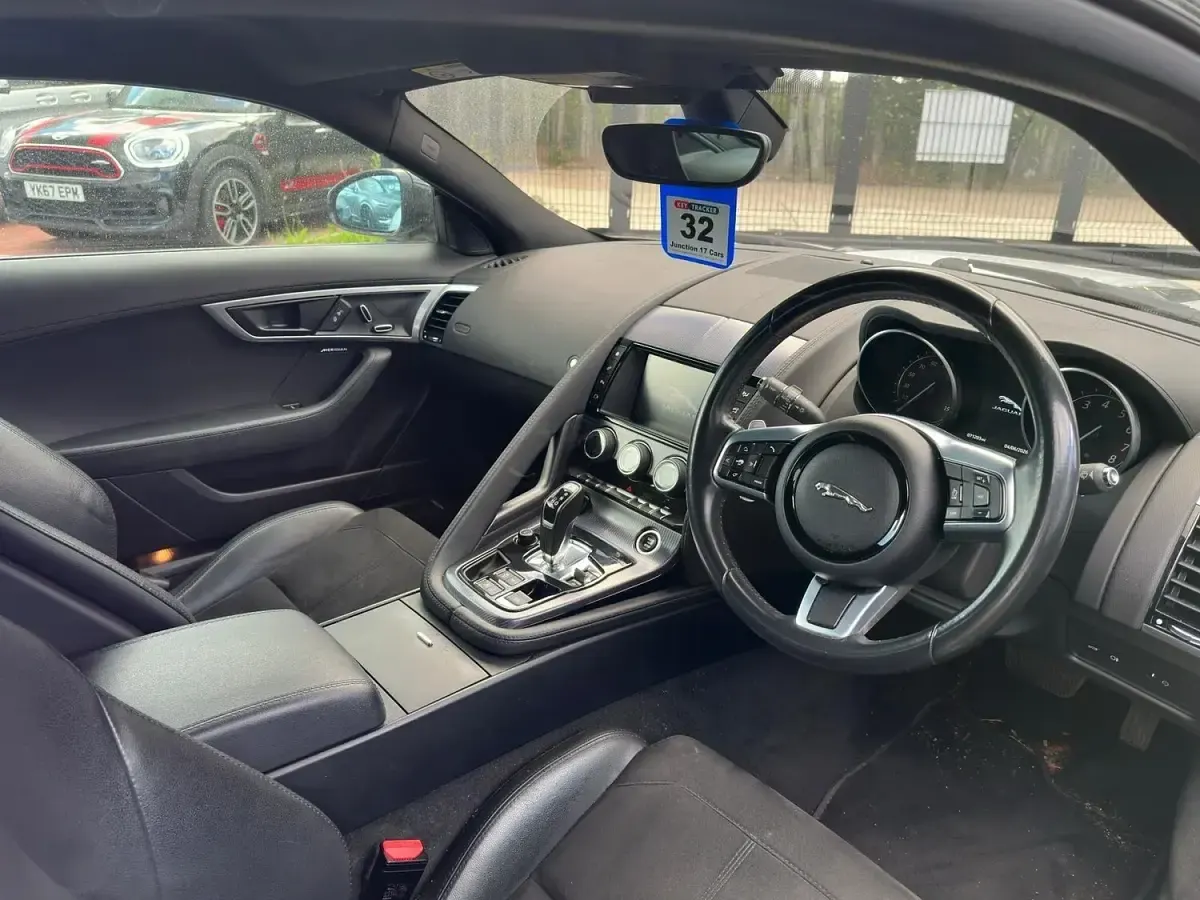 Used Jaguar F-Type R-Dynamic 340 HP (250 kW) 2017 White Coupe