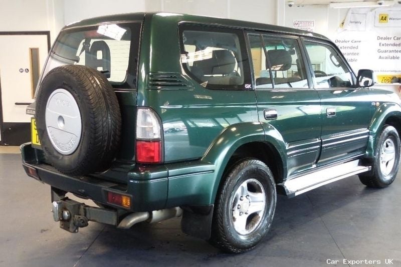 Used Toyota Land Cruiser 161 HP (118 kW) 2002 SUV