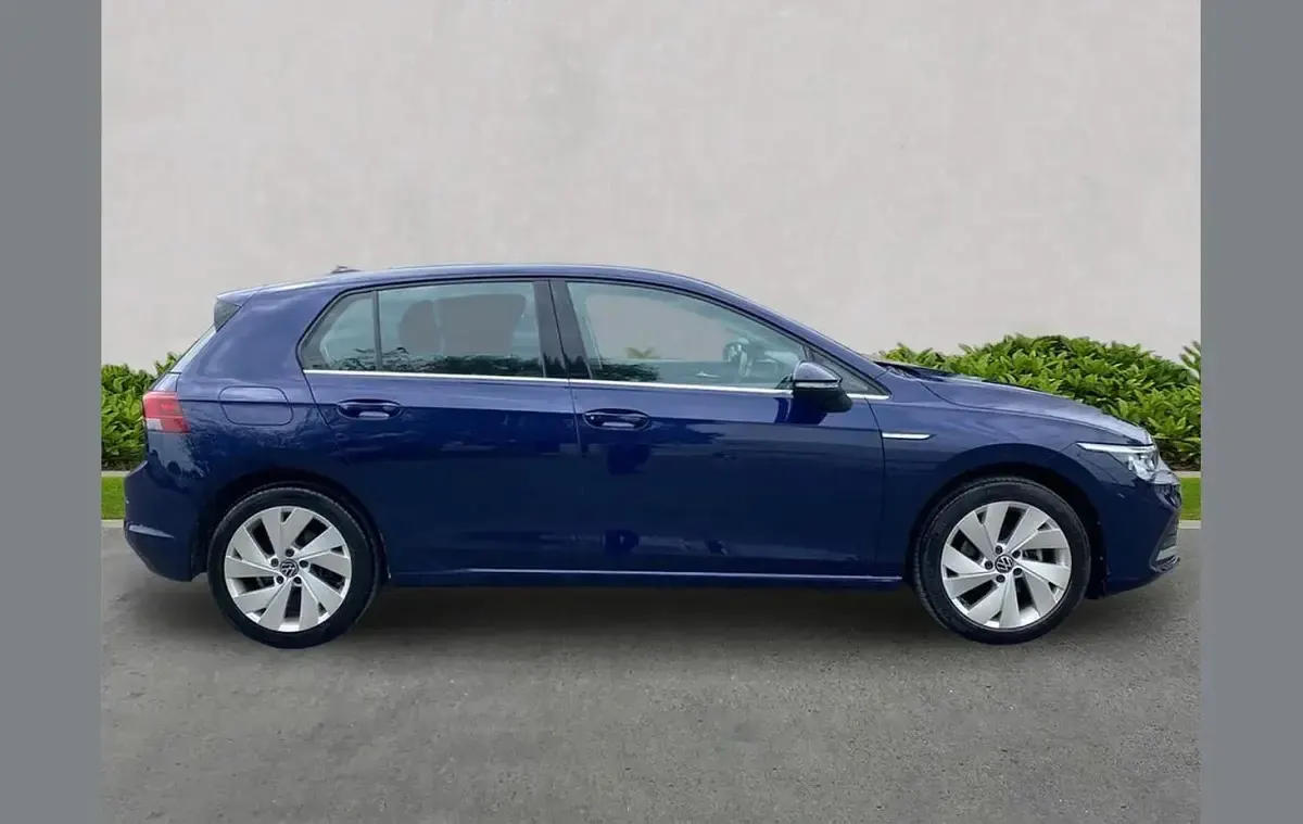 Used VW Golf VIII Style 147 HP (108 kW) 2020 Blue Hatchback