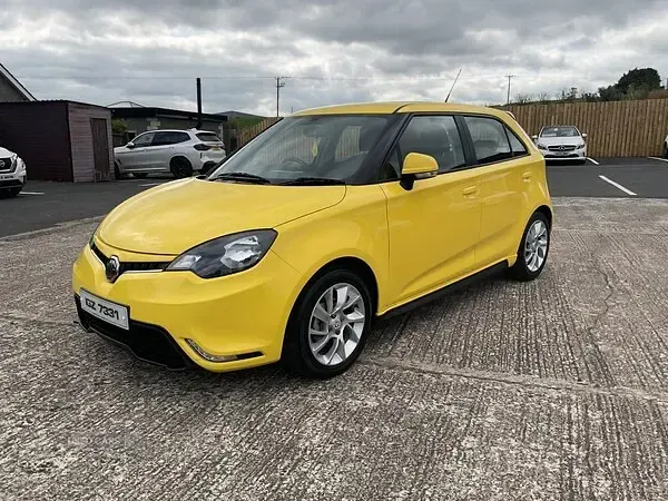 Used MG MG3 106 HP (77 kW) 2018 Yellow Hatchback