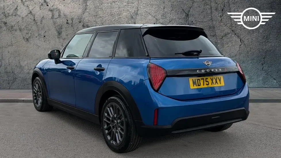 Used Mini Cooper S Hatch 201 HP (147 kW) 2026 Blue Hatchback