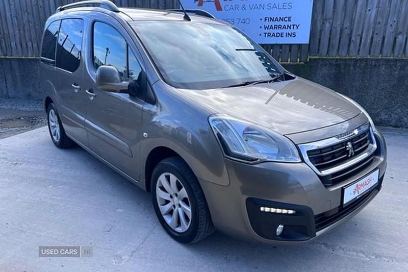 Used Peugeot Partner Tepee Allure 100 HP (73 kW) 2015 Bronze MPV