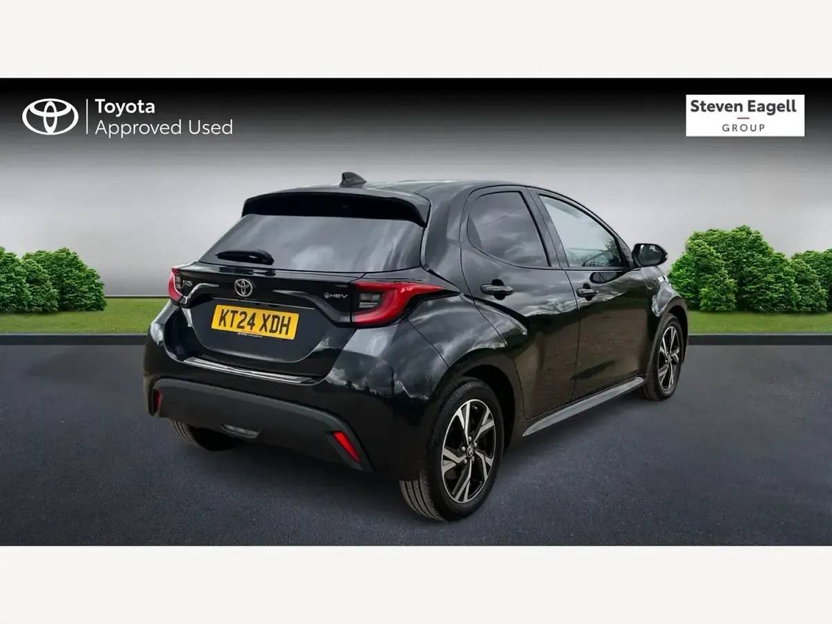 Used Toyota Yaris Hybrid Design 2024 Black Hatchback