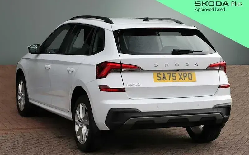 Used Skoda Kamiq SE 95 HP (69 kW) 2025 Moon white metallic SUV