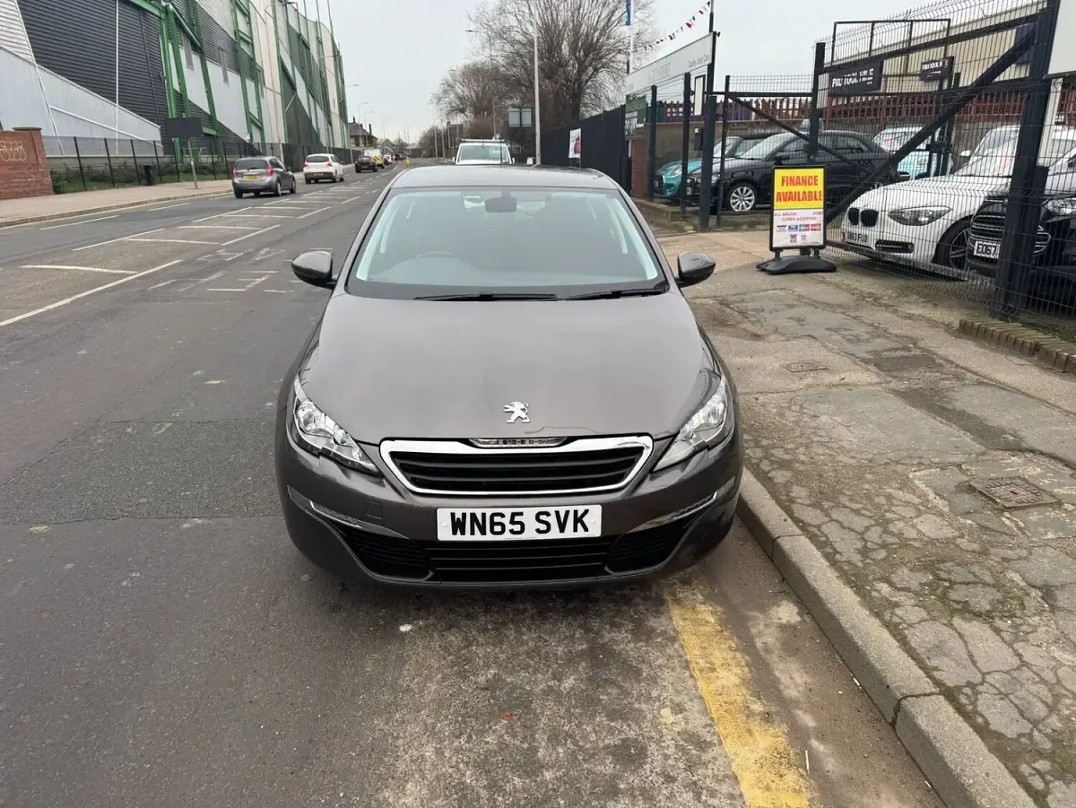 Used Peugeot 308 Active 100 HP (73 kW) 2015 Grey Hatchback