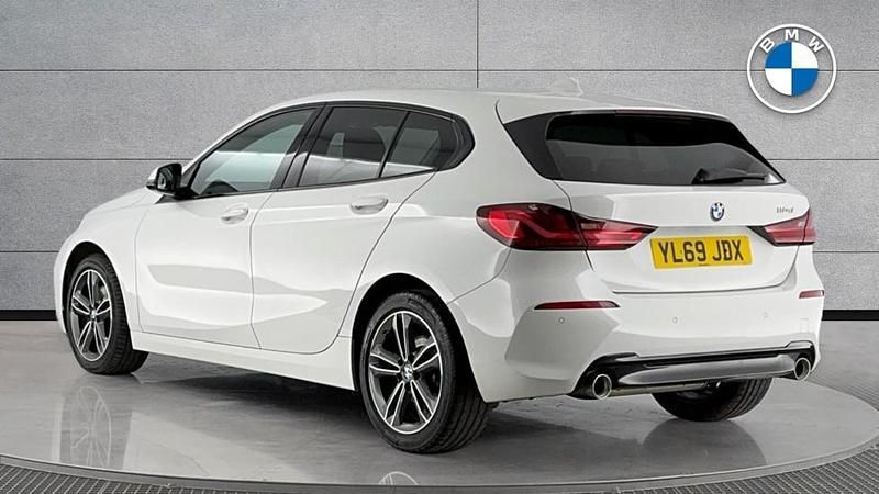 Used BMW 118 Sport Line 148 HP (108 kW) 2020 White Hatchback