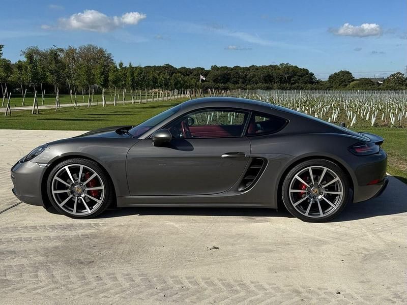 Used Porsche 718 Cayman 350 HP (257 kW) 2017 Grey Coupe