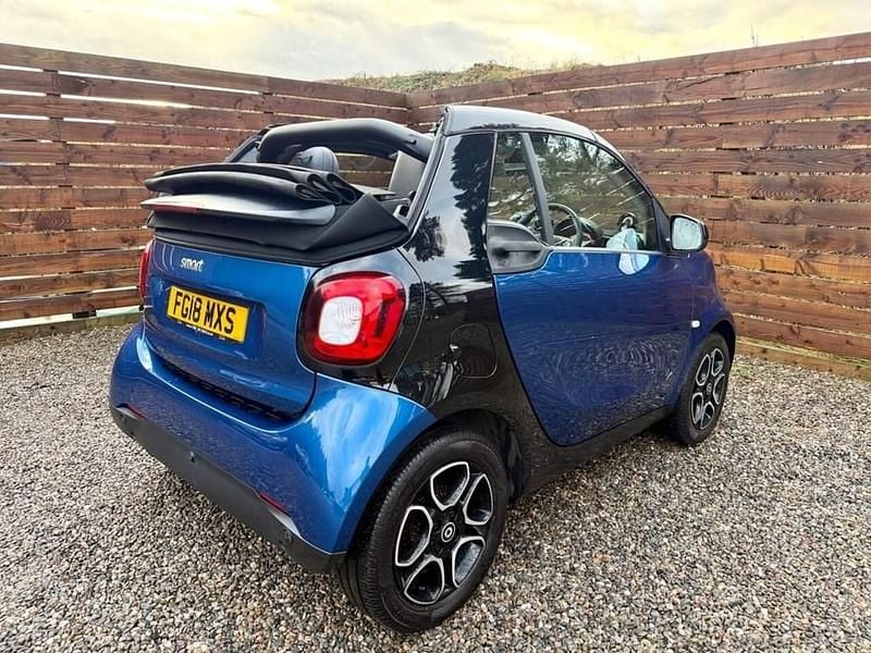 Used Smart ForTwo Cabrio Premium 71 HP (52 kW) 2018 Black Cabriolet