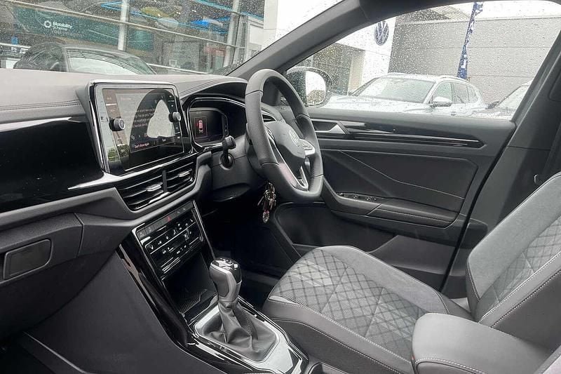 Used VW T-Roc Black Edition 150 HP (110 kW) 2025 Indium grey SUV