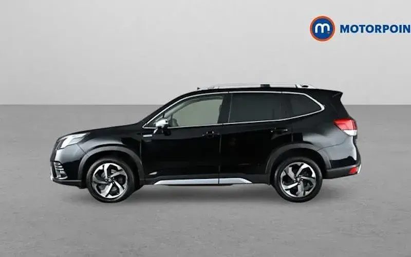 Usado Subaru Forester Premium 150 HP (110 kW) 2024 Preto SUV
