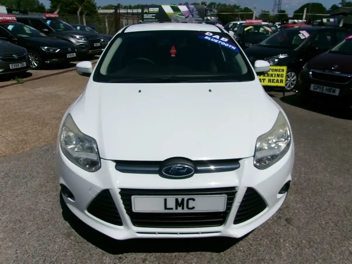 Used Ford Focus 125 HP (91 kW) 2011 White Hatchback