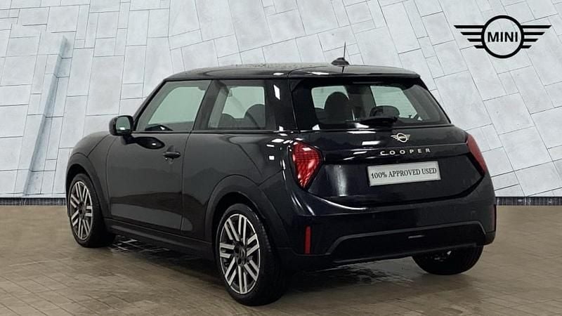 Used Mini Cooper Hatch 113 kW (154 HP) 2025 Black Hatchback