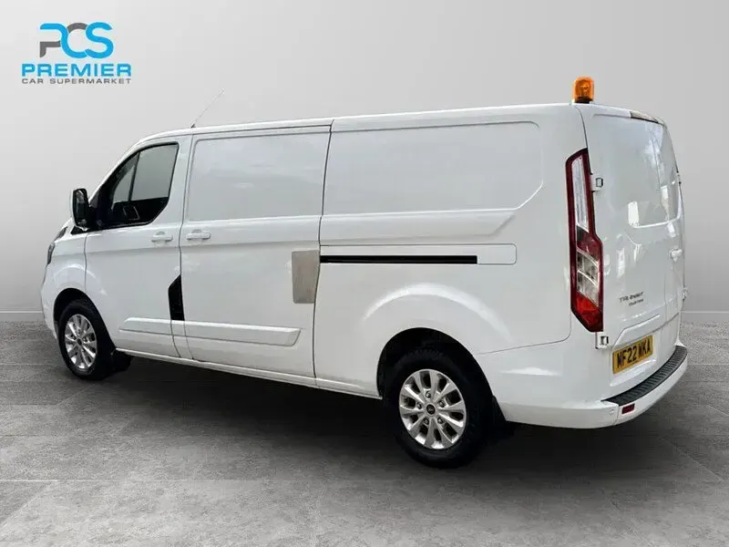 Used Ford Transit Custom Limited 130 HP (95 kW) 2022 White Van