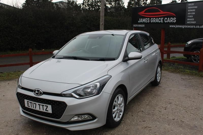 Used Hyundai i20 SE 84 HP (61 kW) 2017 Grey Hatchback
