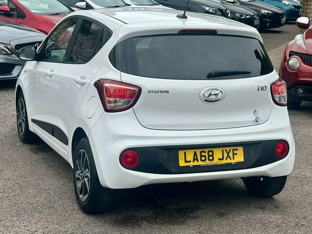 Used Hyundai i10 GO! 66 HP (48 kW) 2019 White Hatchback