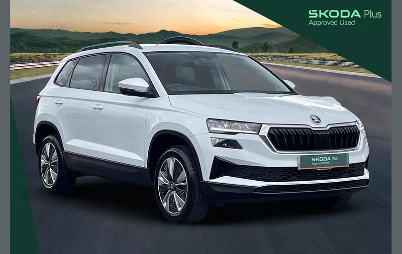 White Used 2022 Skoda Karoq SE Drive SUV | £15,811 (Fair price) - Image 1/4