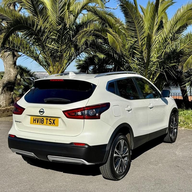 Used Nissan Qashqai N-Connecta 115 HP (84 kW) 2018 White SUV