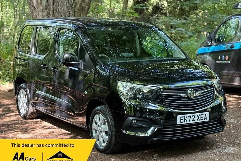 Black Used 2022 Vauxhall Combo MPV | £9,999 (Good price) - Image 1/1