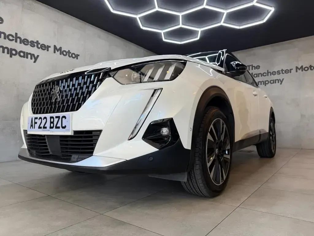 Used Peugeot 2008 Premium 152 HP (111 kW) 2022 White SUV