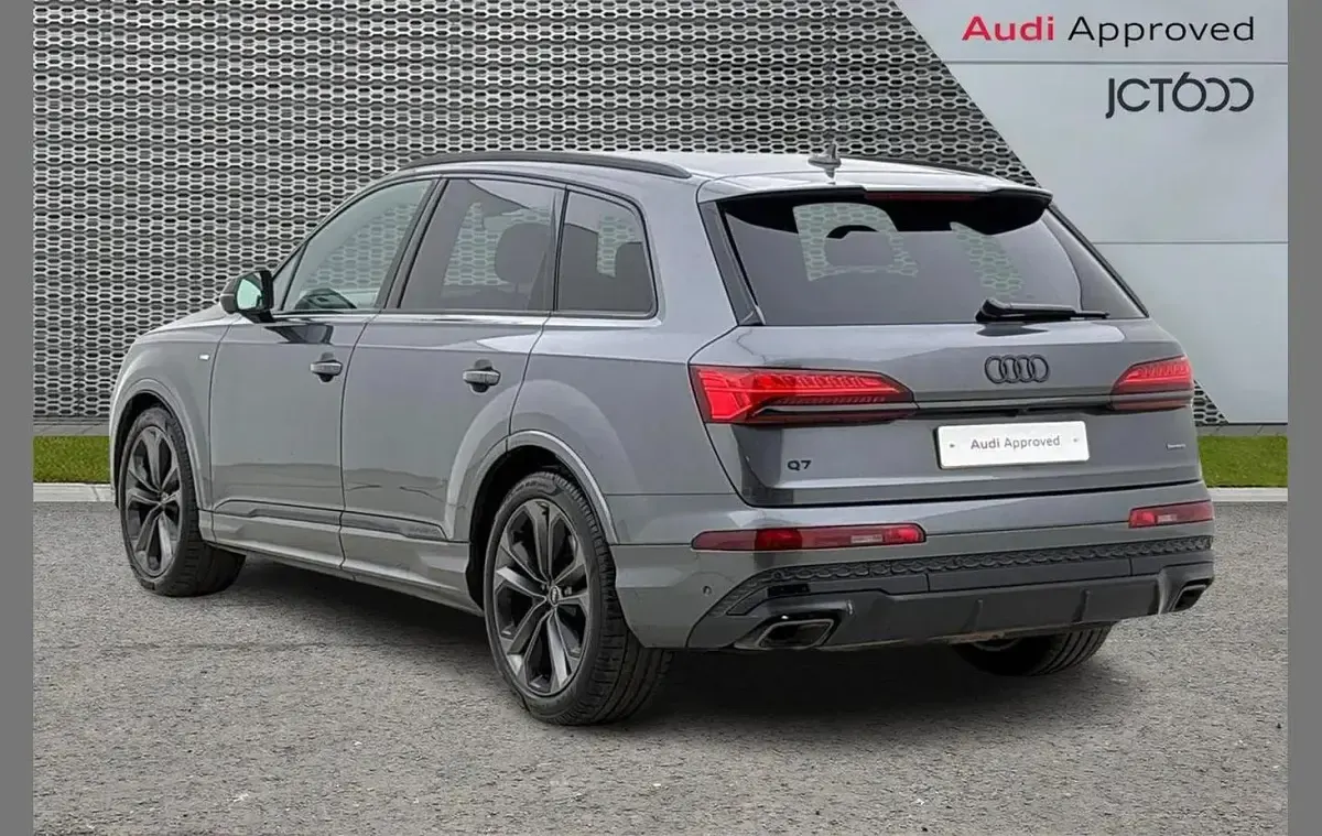 Used Audi Q7 Black Edition 281 HP (206 kW) 2025 Grey SUV