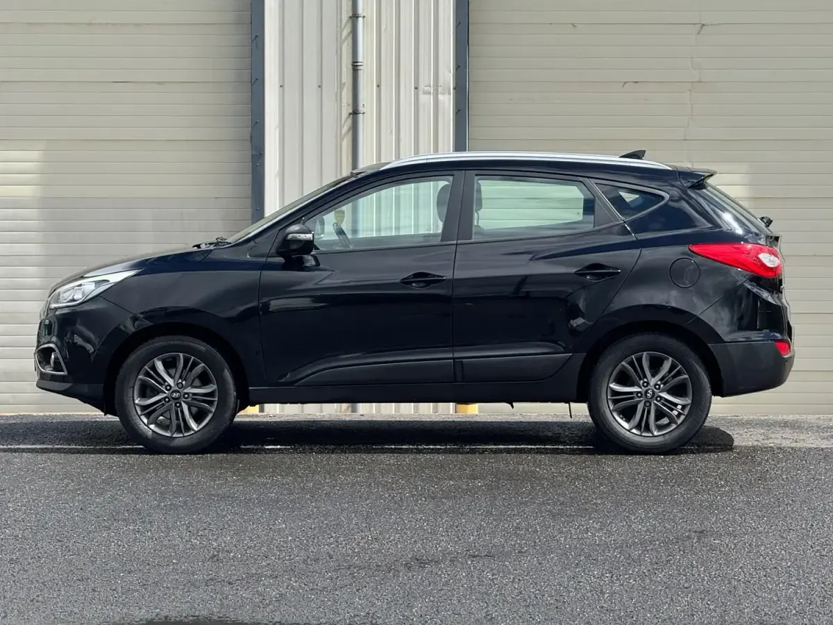 Usado Hyundai ix35 SE 115 HP (84 kW) 2014 Preto SUV