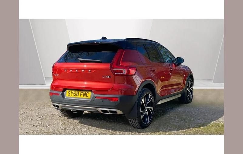 Used Volvo XC40 R-Design Pro 190 HP (139 kW) 2018 Red SUV