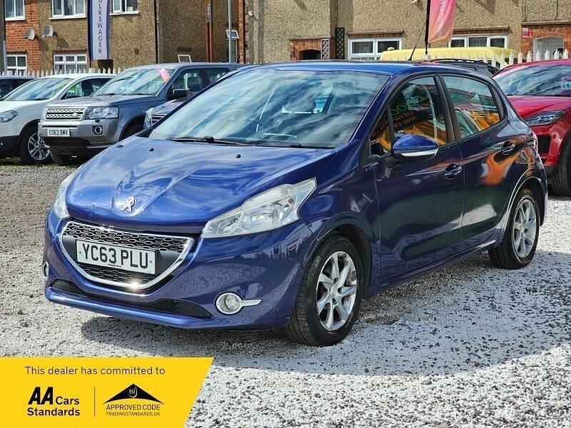 Used Peugeot 208 Active 82 HP (60 kW) 2013 Blue Hatchback