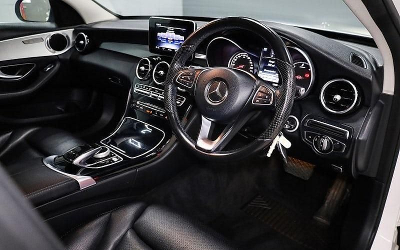 Used Mercedes C220 170 HP (125 kW) 2016 White Sedan