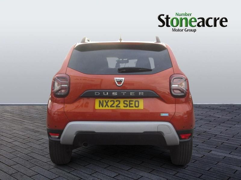 Used Dacia Duster Prestige 100 HP (73 kW) 2022 Orange SUV