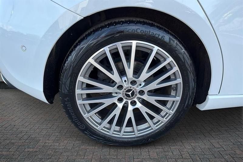 Used Mercedes A180 Executive 136 HP (100 kW) 2023 Digital white Hatchback