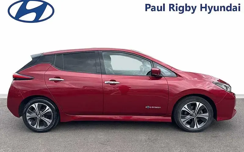 Begagnad Nissan Leaf Tekna 110 kW (150 HK) 2022 Halvkombi