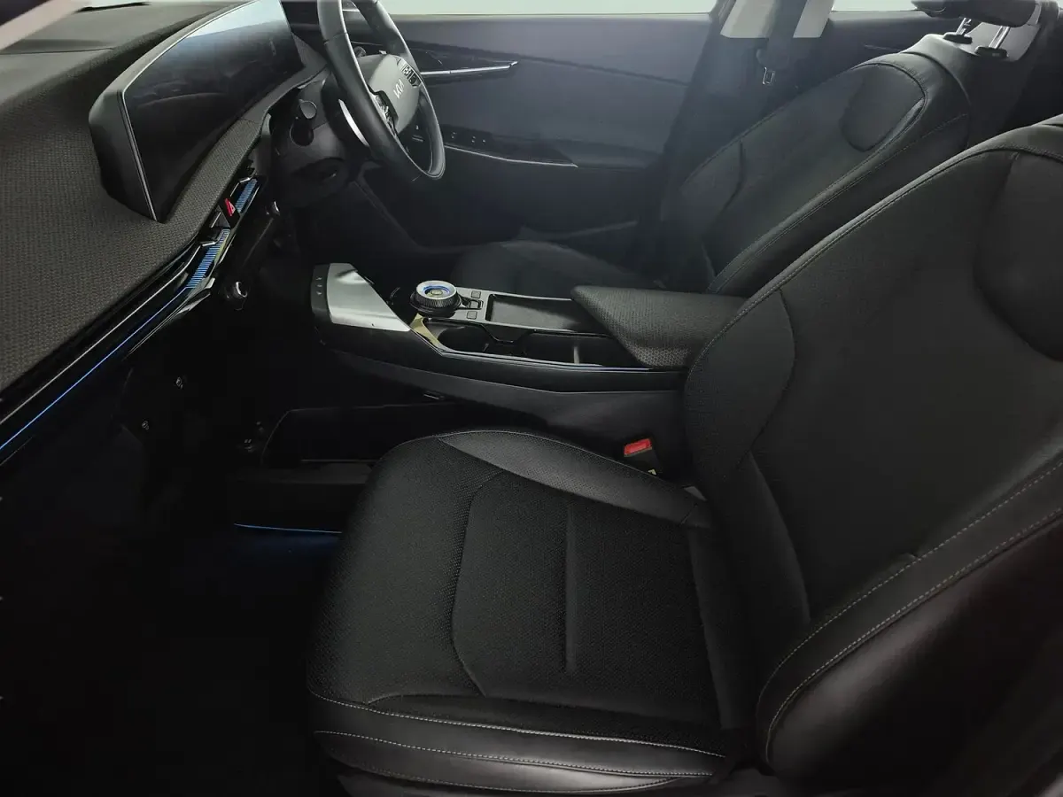 Used Kia EV6 Air 166 kW (226 HP) 2023 Red SUV