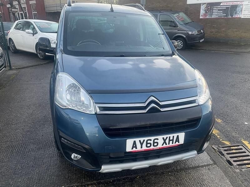 Used Citroën Berlingo XTR 100 HP (73 kW) 2016 Blue MPV