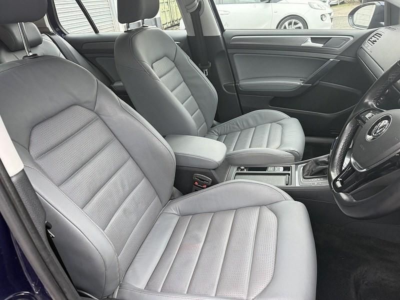 Used VW e-Golf 99 kW (135 HP) 2019 Blue Hatchback