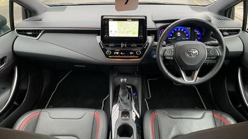 Used Toyota Corolla 181 HP (133 kW) 2021 Blue Hatchback