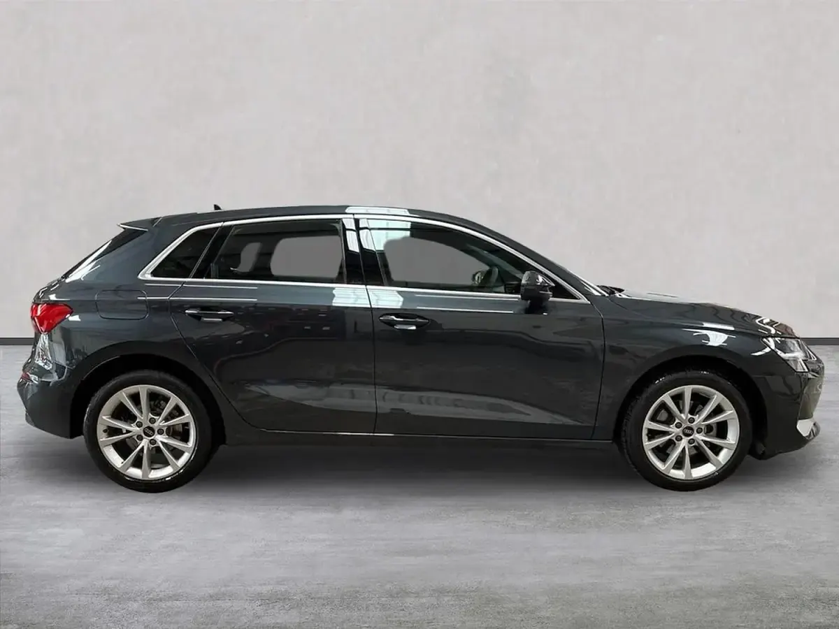 Usado Audi A3 Sport 116 HP (85 kW) 2026 Cinzento Citadino