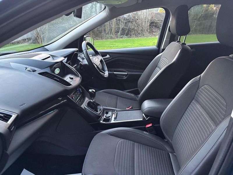 Used Ford Kuga Titanium 120 HP (88 kW) 2018 Blue SUV