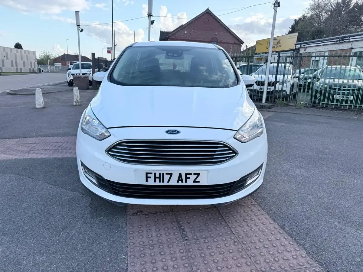Used Ford Grand C-Max Titanium 125 HP (91 kW) 2017 White MPV