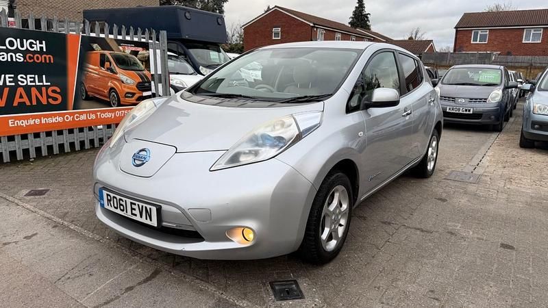 Used Nissan Leaf 80 kW (109 HP) 2011 Silver Hatchback