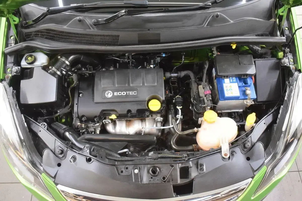 Used Vauxhall Corsa 2013 Green Hatchback