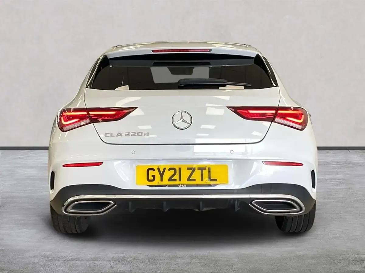 Used Mercedes CLA220 Shooting Brake AMG Line Premium Plus 187 HP (137 kW) 2021 White Estate