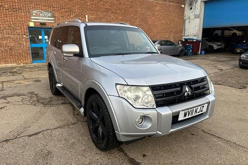 Used Mitsubishi Shogun 197 HP (144 kW) 2011 Silver SUV