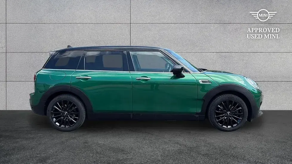 Used Mini Cooper Clubman Classic 134 HP (98 kW) 2023 Green Estate