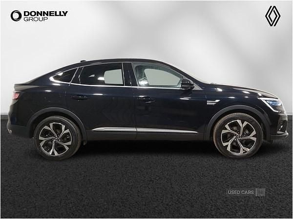 Begagnad Renault Arkana Techno 142 HK (104 kW) 2024 Svart SUV