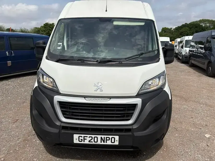 Used Peugeot Boxer 140 HP (102 kW) 2020 White Van