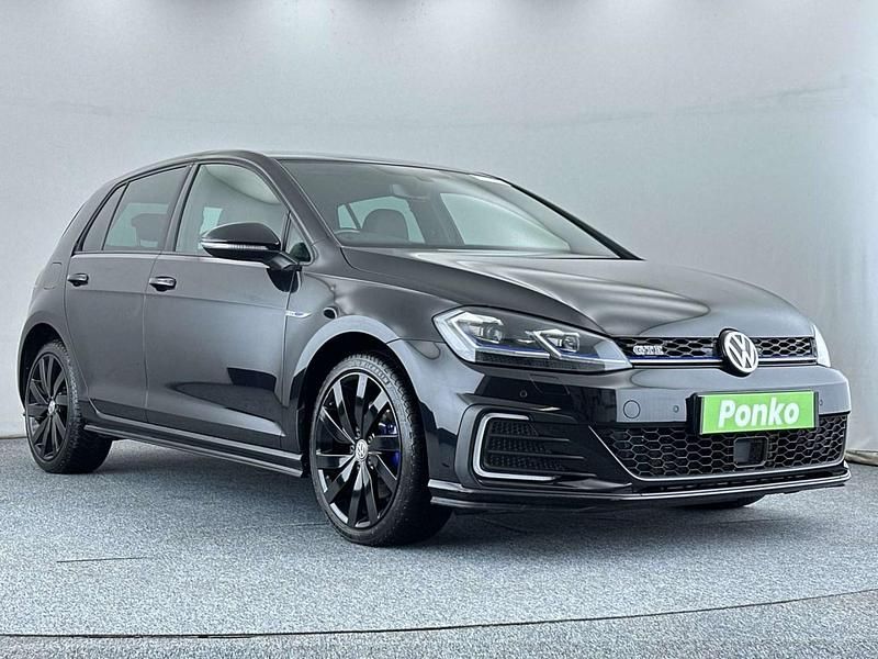 Begagnad VW Golf VII Advance 204 HK (150 kW) 2018 Svart Halvkombi