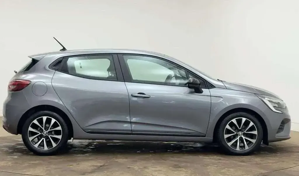 Used Renault Clio Evolution 90 HP (66 kW) 2023 Grey  Hatchback