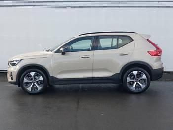 Used Volvo XC40 Plus 163 HP (119 kW) 2024 Gold SUV
