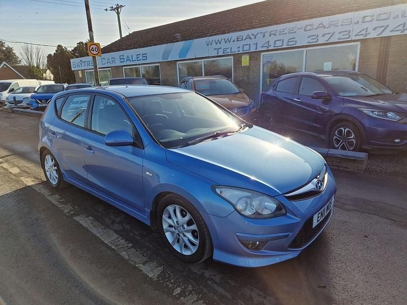Used Hyundai i30 Comfort 115 HP (84 kW) 2011 Blue Hatchback