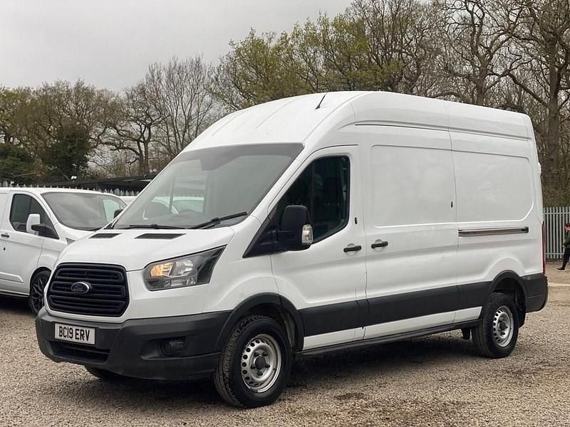 Usado Ford Transit 130 HP (95 kW) 2019 Branco Van